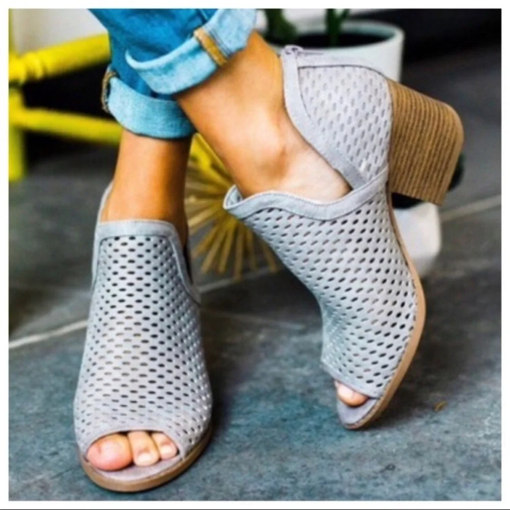 #9 Qupid Perforated Gray Steel Cut Peep Toe Distressed Booties Heels Shoes 9